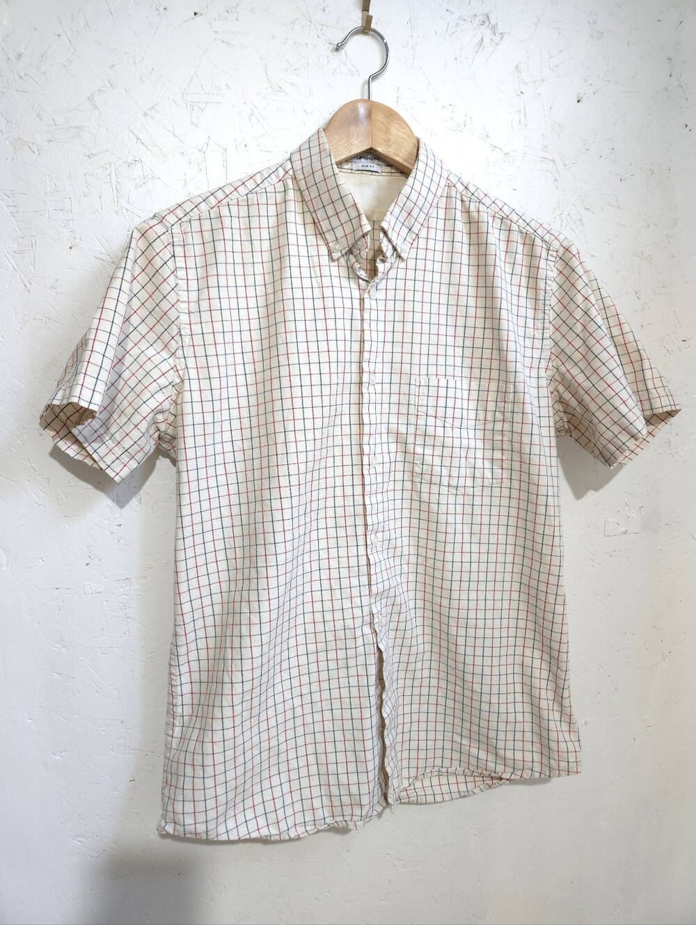 J.Lindeberg Short-Sleeve Button-Down Shirt in Cream with Windowpane Pattern